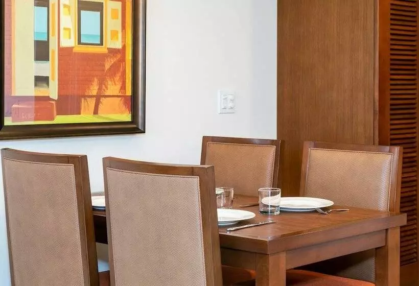 استودیو استاندارد با تخت کینگ, Hilton Vacation Club Flamingo Beach St. Maarten