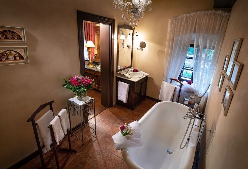 اتاق لوکس, Kendov Dvorec