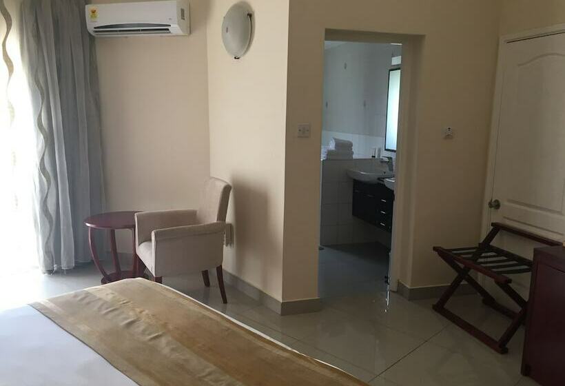 سوئیت رویال, La Palm Royal Beach