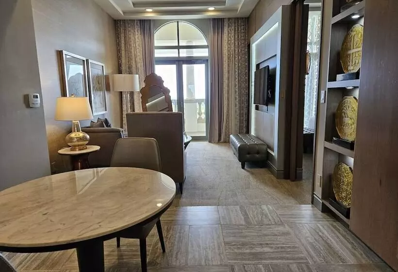 سوییت اجرایی, Leopalace Resort Guam