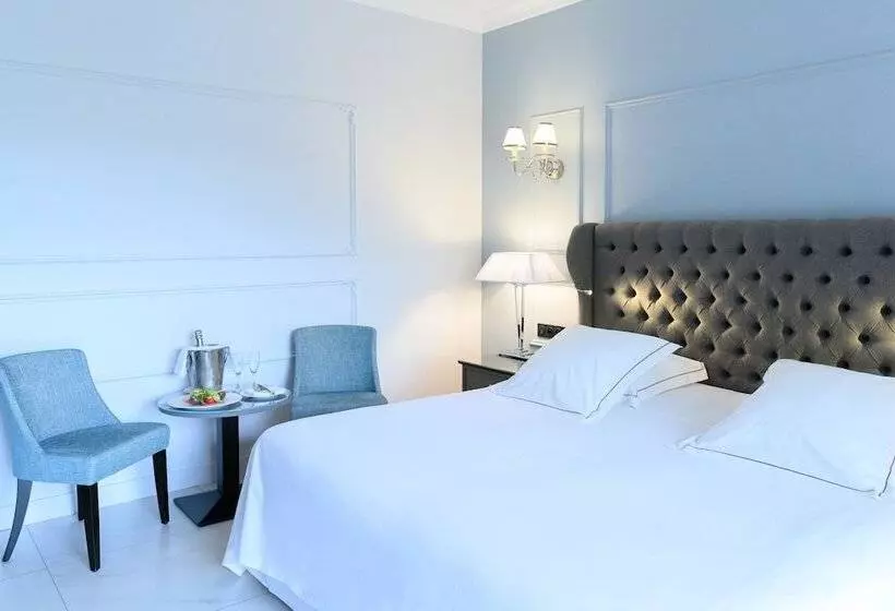 اتاق لوکس با تراس, Les Bories & Spa