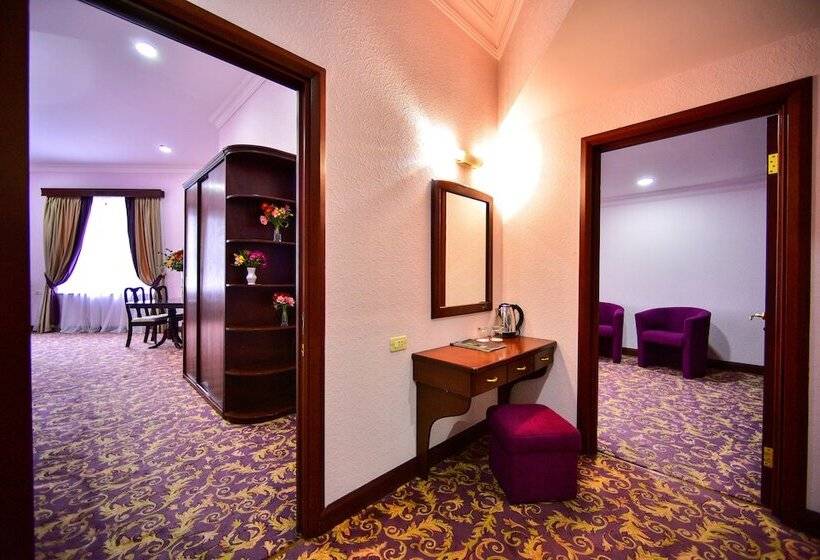 סוויטה משפחתית, Metropol Hotel Yerevan
