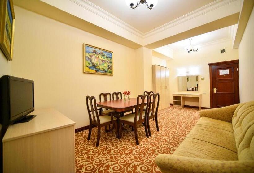 주니어 스위트, Metropol Hotel Yerevan