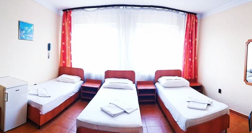 اتاق استاندارد سه نفره, Nap