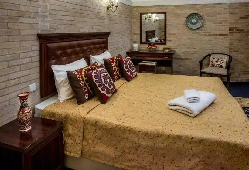 ２ダブルベッドのスタンダードルーム, Orient Star Khiva Hotel  Madrasah Muhammad Aminkhan 1855