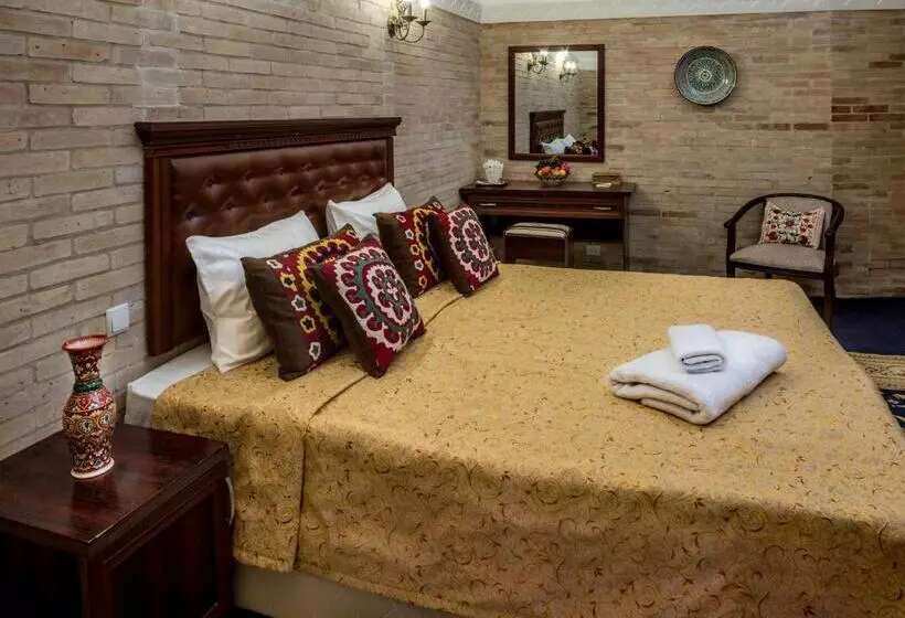 ２ダブルベッドのスタンダードルーム, Orient Star Khiva Hotel  Madrasah Muhammad Aminkhan 1855
