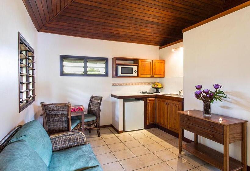 بنجلو قياسى مطلّ علي الحديقة, Poppy S On The Lagoon