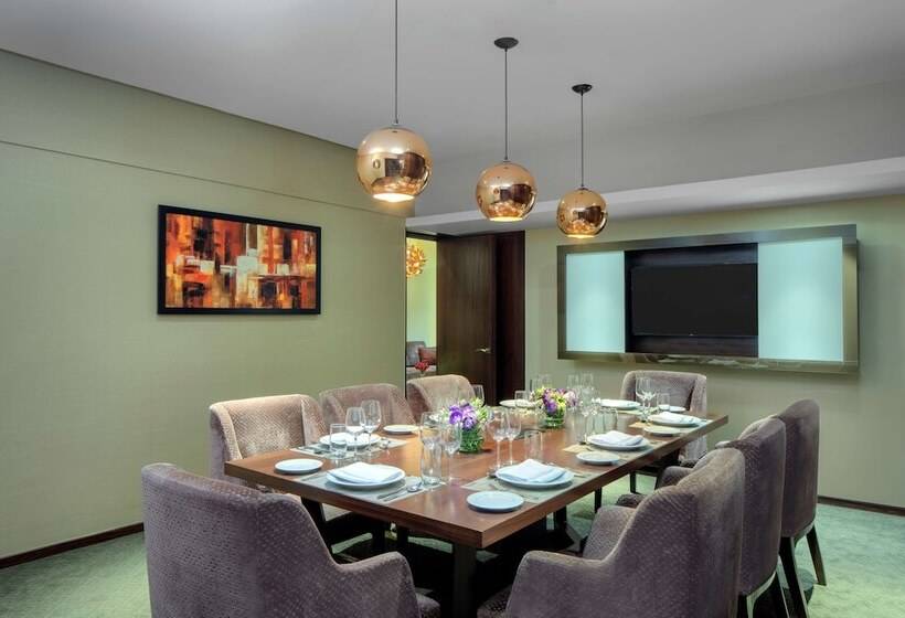 Номер бизнес-класса, Radisson Blu Atria Bengaluru
