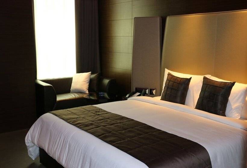 디럭스 룸, Radisson Blu Atria Bengaluru