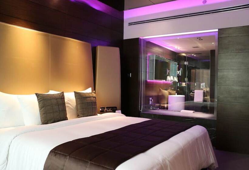 غرفة بيزنس, Radisson Blu Atria Bengaluru