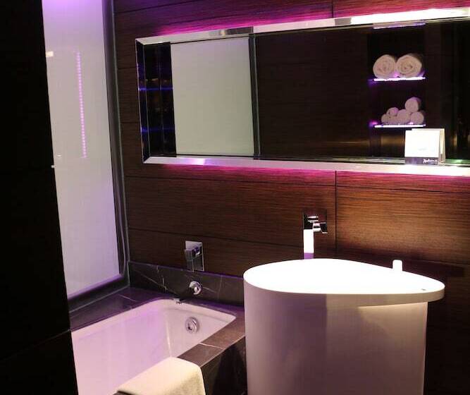 חדר דלוקס, Radisson Blu Atria Bengaluru