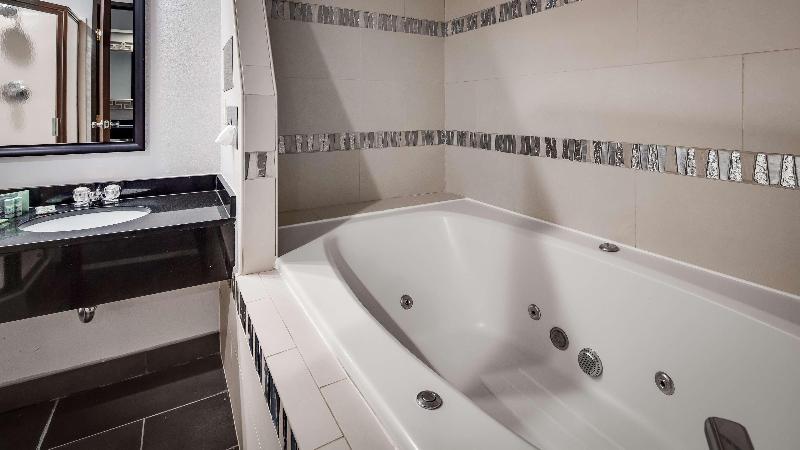 غرفة قياسية ثلاثية, Resorts World Genting  First World