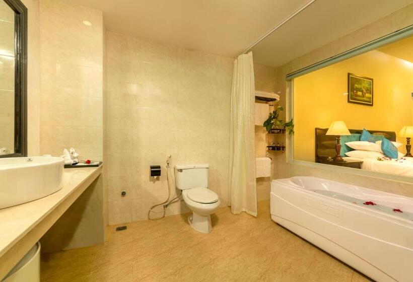 Deluxe room with river view