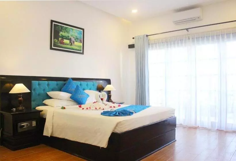 Deluxe room with river view, River Beach Resort & Residences
