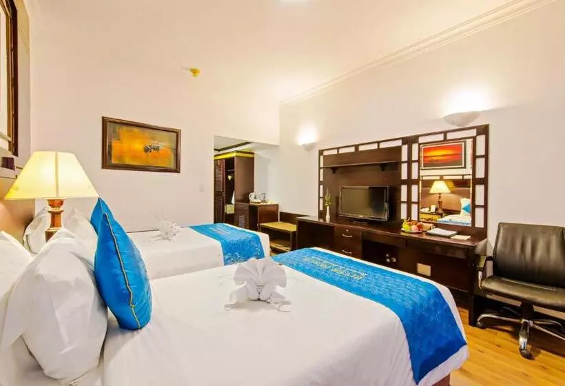 Deluxe room with river view, River Beach Resort & Residences