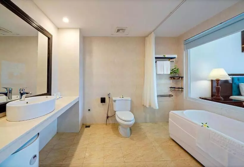 バルコニー付きスタンダードトリプルルーム, River Beach Resort & Residences