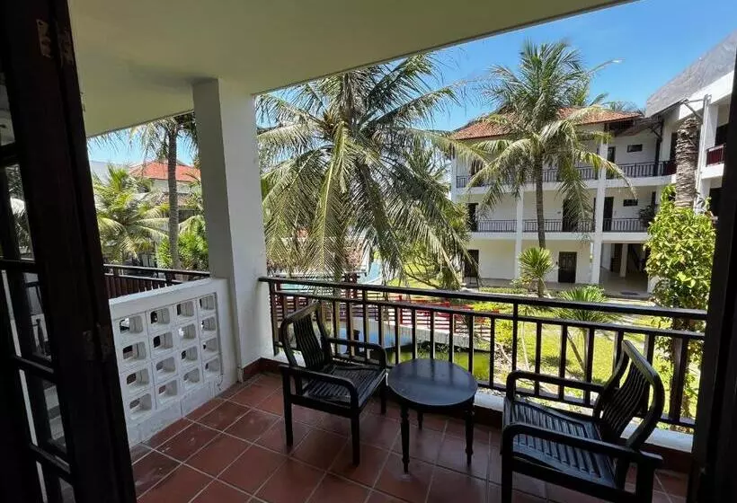バルコニー付きスタンダードトリプルルーム, River Beach Resort & Residences