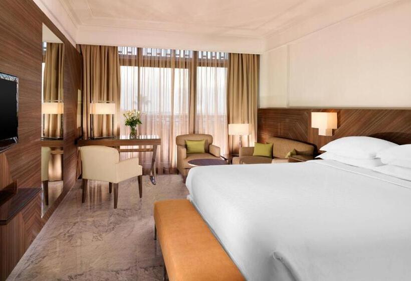 Club Room King Bed, Sheraton Tunis
