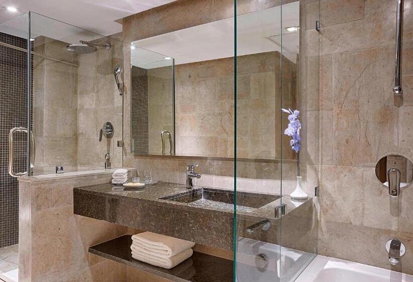 جناح جونيور كلوب, Sheraton Tunis