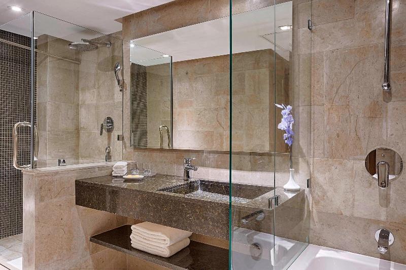 اتاق لوکس با تخت بزرگ, Sheraton Tunis