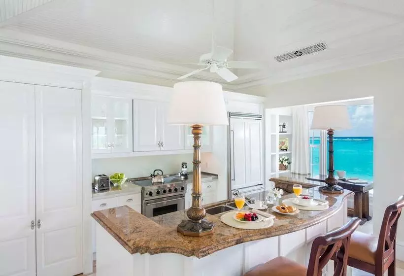 سوییت با چشمانداز دریا, The Palms Turks And Caicos
