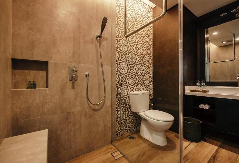 آپارتمان یک خوابه با دری مشترک که هال را جدا می کند., The Vira Bali Boutique Hotel & Suite