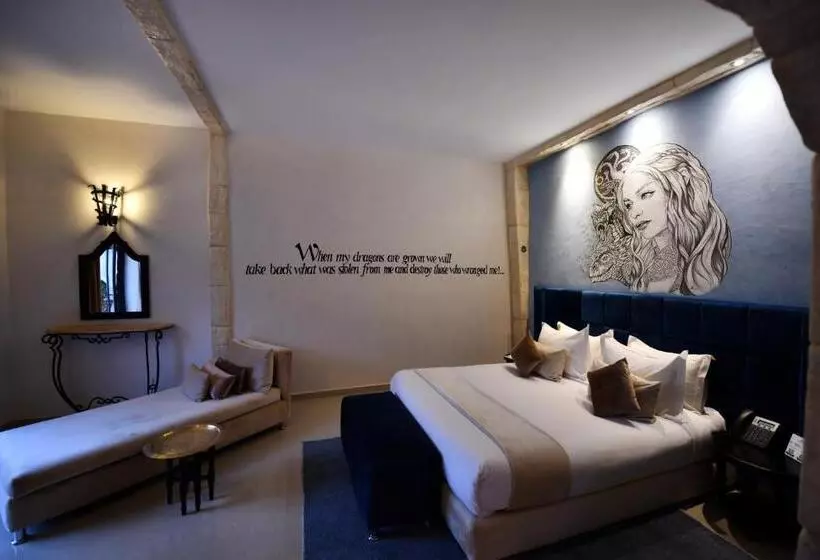 سوییت با چشم‌انداز استخر, Oscar Hotel by Atlas Studios