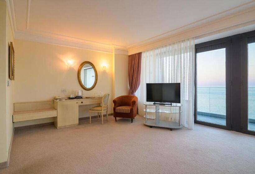 디럭스 테라스 룸 바다 전망, The Palace Hotel, Sunny Day