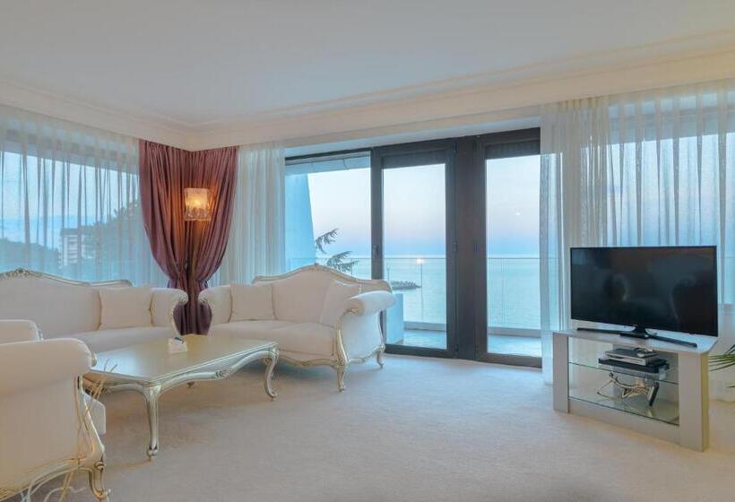 디럭스 테라스 룸 바다 전망, The Palace Hotel, Sunny Day