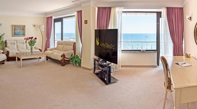 수피리어 스위트 바다 전망, The Palace Hotel, Sunny Day