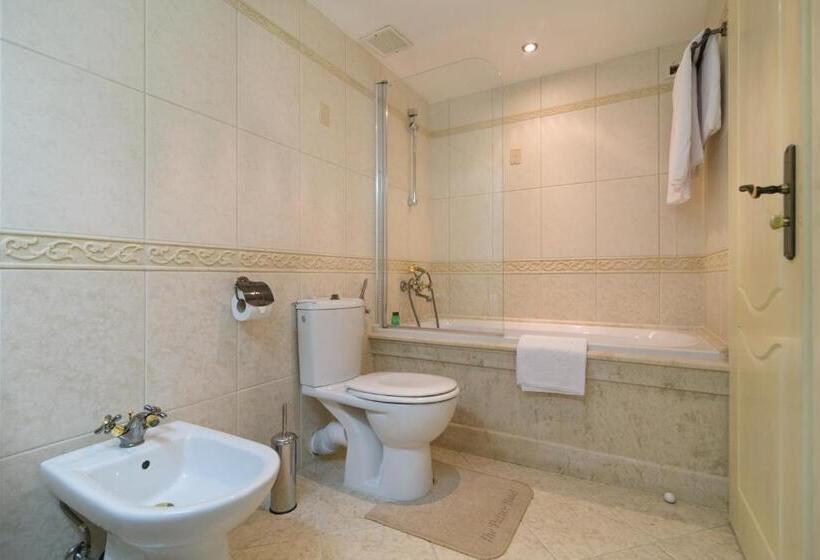 디럭스룸 공원 전망, The Palace Hotel, Sunny Day