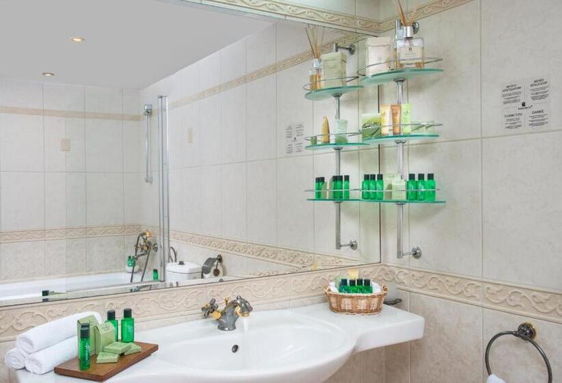 스탠다드 룸 가든 전망, The Palace Hotel, Sunny Day