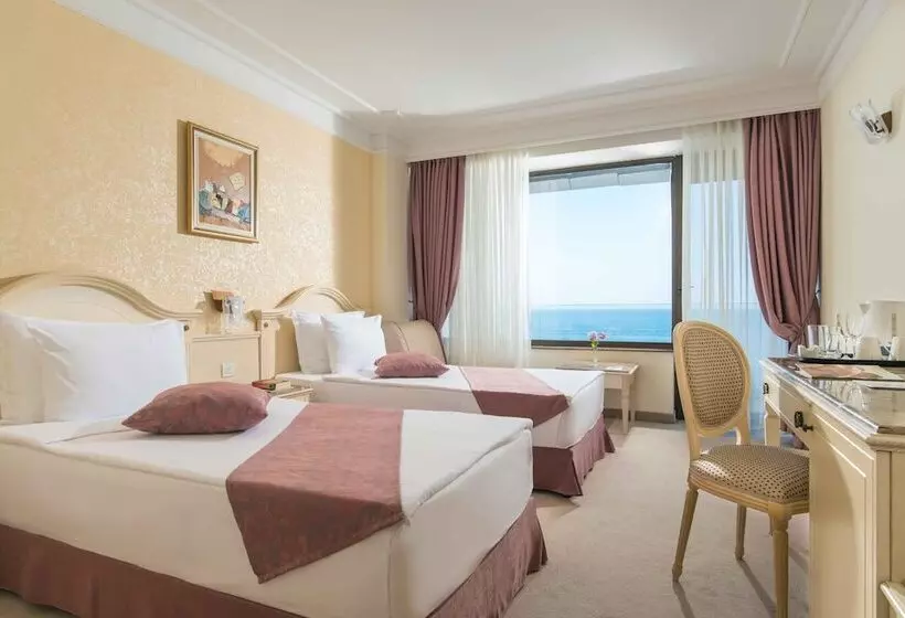 اتاق استاندارد با بالکن و چشم‌انداز دریا, The Palace Hotel, Sunny Day