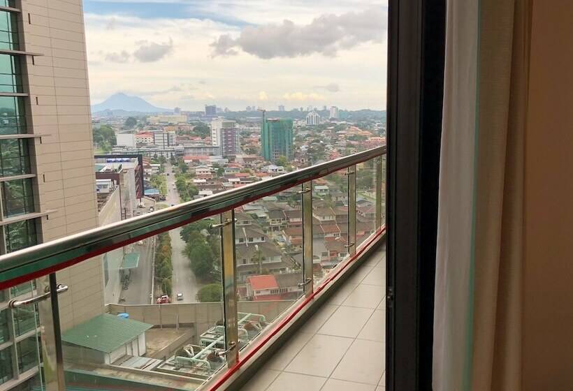 3ベッドルームのコンフォートアパートメント, Luco Apartments At Imperial Suites