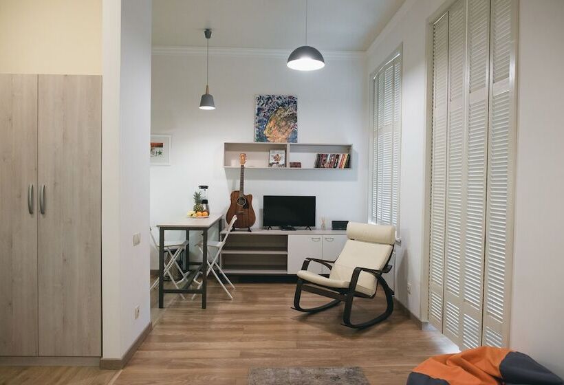 آپارتمان 1 خوابه با بالکن, Rooftop 2021