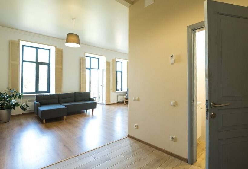 آپارتمان 1 خوابه با بالکن, Rooftop 2021