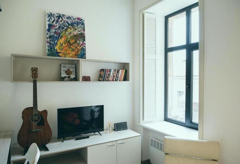 استودیو استاندارد با بالکن, Rooftop 2021