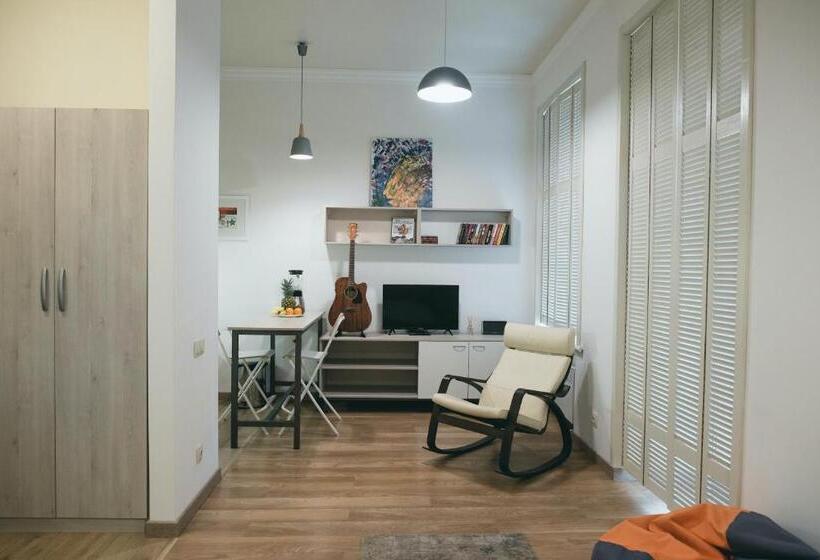 استودیو استاندارد با بالکن, Rooftop 2021