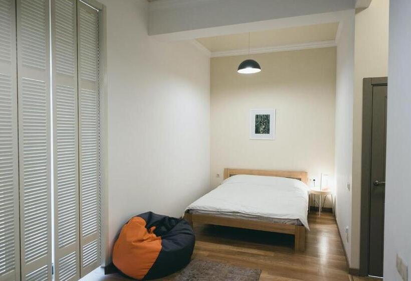 استودیو استاندارد با بالکن, Rooftop 2021