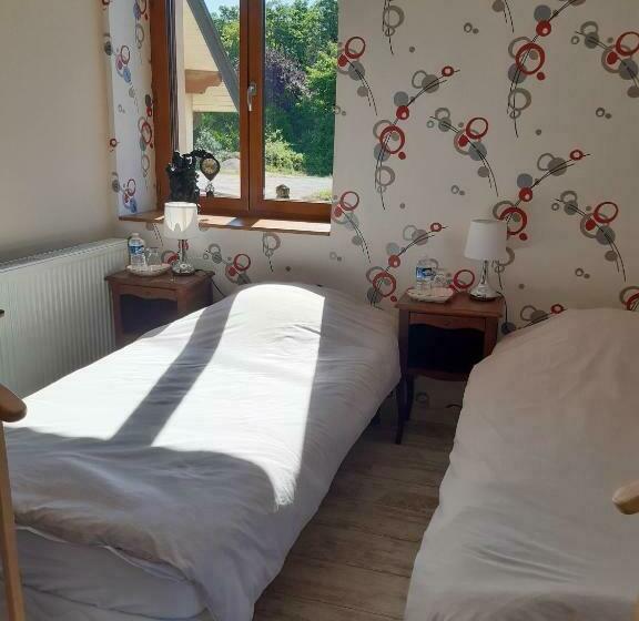 غرفة قياسية رباعية مطلة على الحديقة, Au Bon Vivant