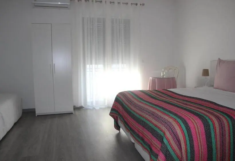 اتاق استاندارد سه نفره, Raiz Alentejana