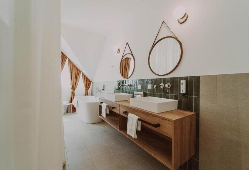 Люкс, Burghotel Schlaining