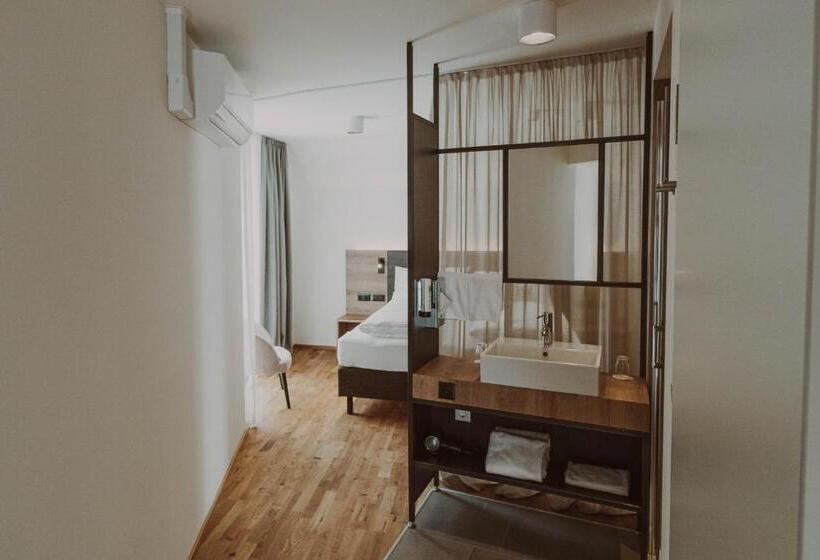 Номер Стандарт, Burghotel Schlaining