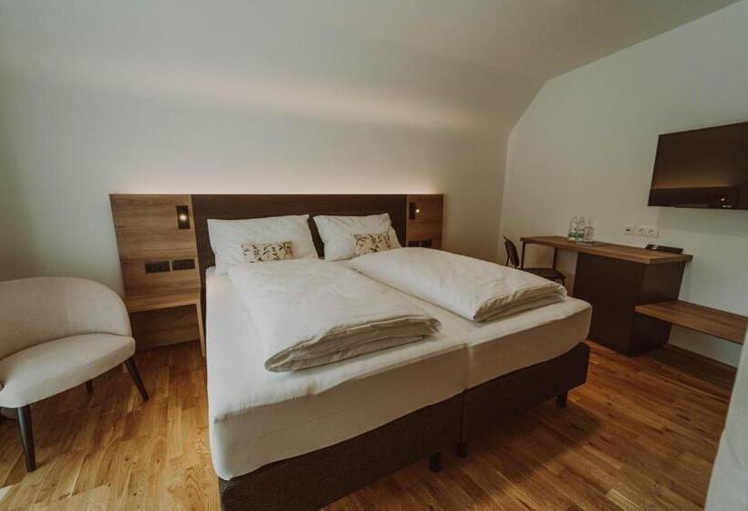 Номер Стандарт, Burghotel Schlaining