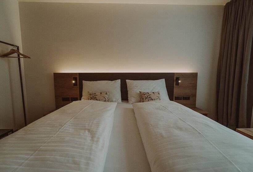 Номер Basic, Burghotel Schlaining