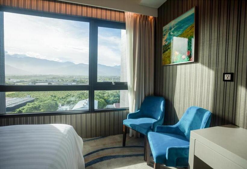 اتاق استاندارد با چشم‌انداز کوهستان, Grand Hotel Lili