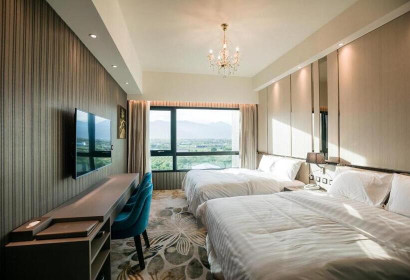 اتاق استاندارد با چشم‌انداز کوهستان, Grand Hotel Lili