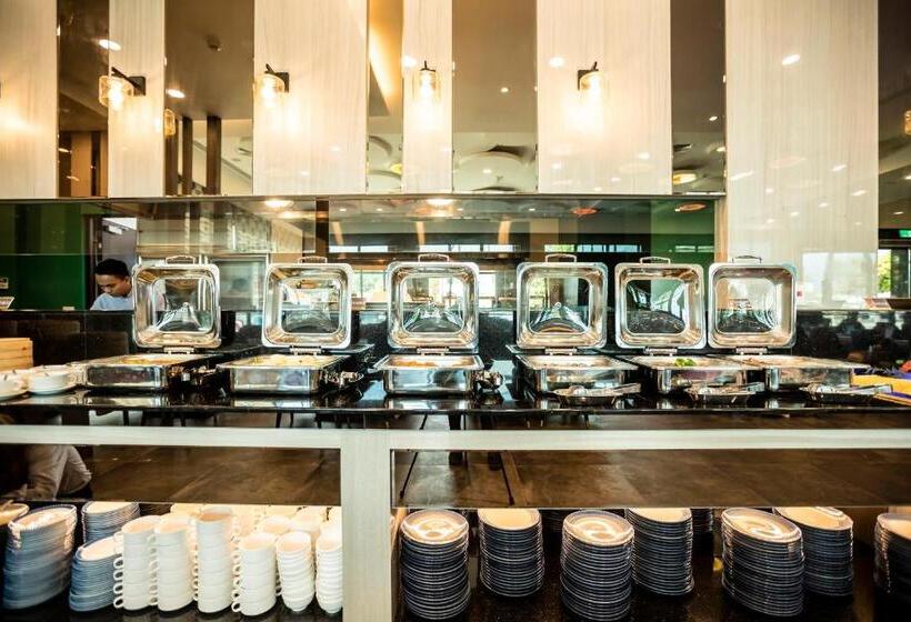 اتاق استاندارد با چشم‌انداز کوهستان, Grand Hotel Lili