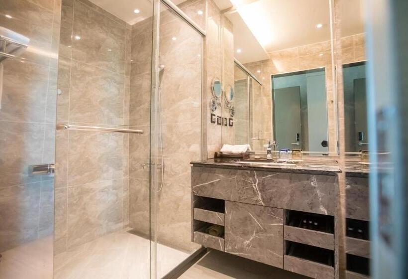 اتاق استاندارد با چشم‌انداز دریا, Grand Hotel Lili