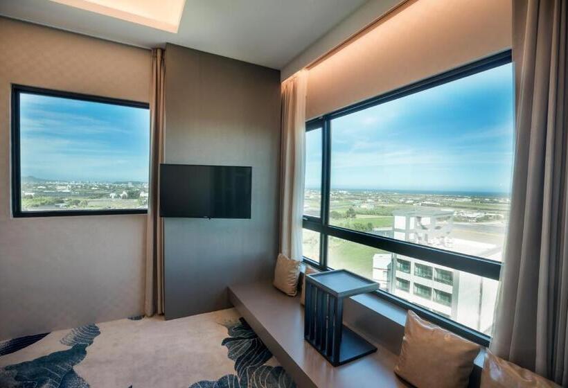 سوییت لوکس, Grand Hotel Lili